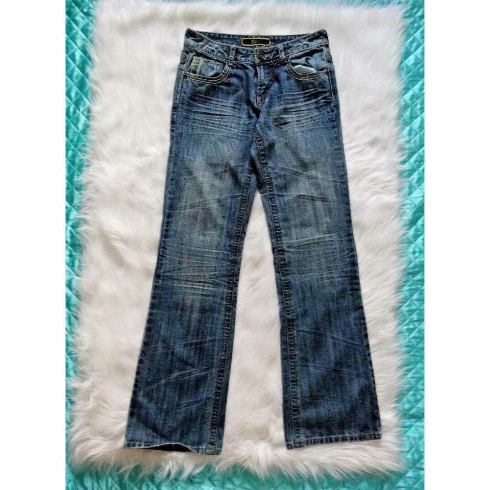 ​Womens Maxx jeans Size 9 distressed w/embroidery front legs & back​ pockets
